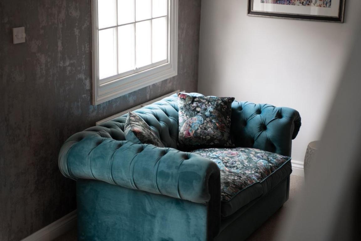 Perfectly Located Central Chester Town House -2Br Экстерьер фото